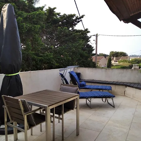 Agreable Et Accueillant T2 A Deux Pas De La * Six-Fours-les-Plages